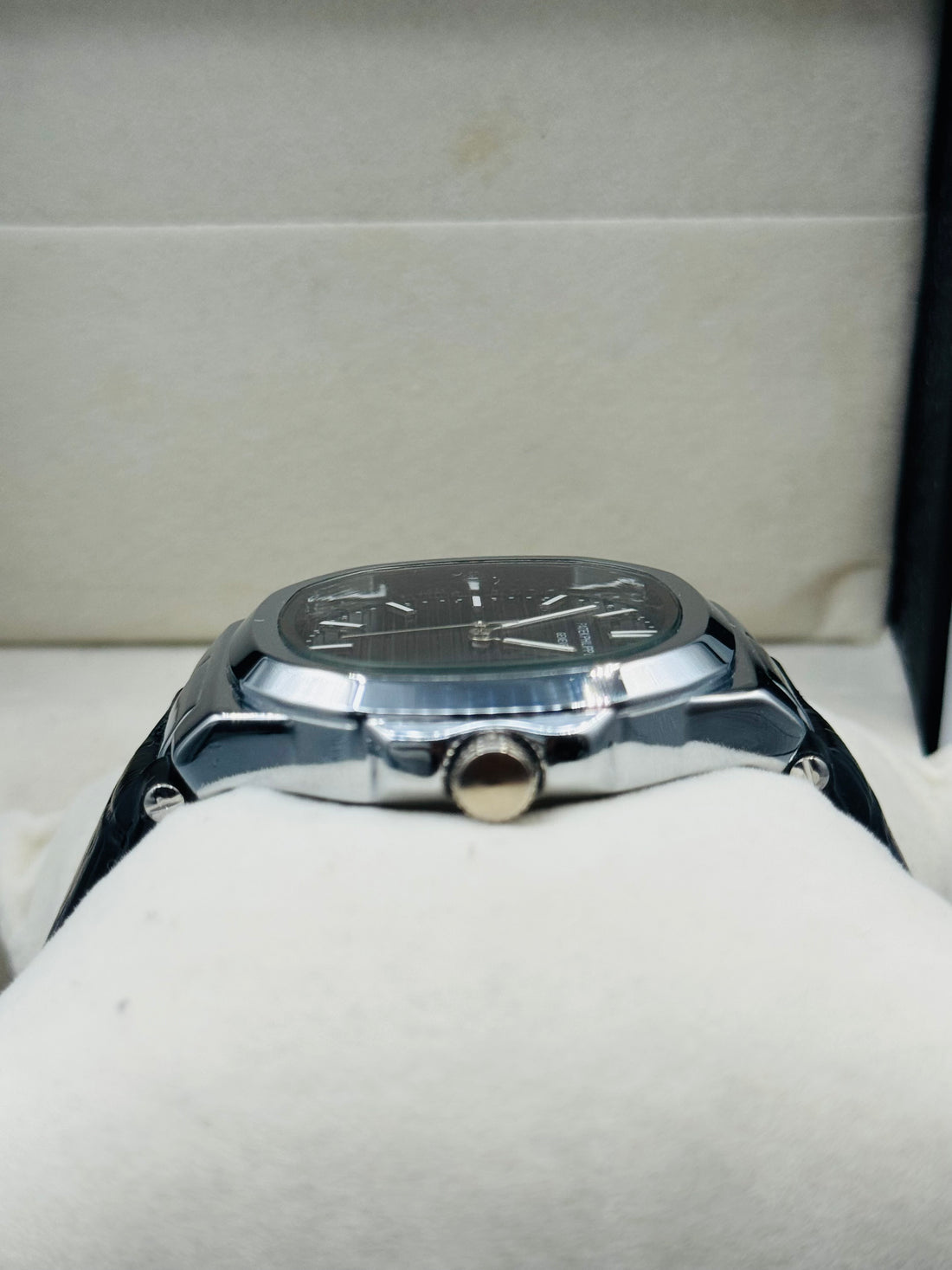 Patek Phillippe Out-standing Watch For Mens With Master Lock