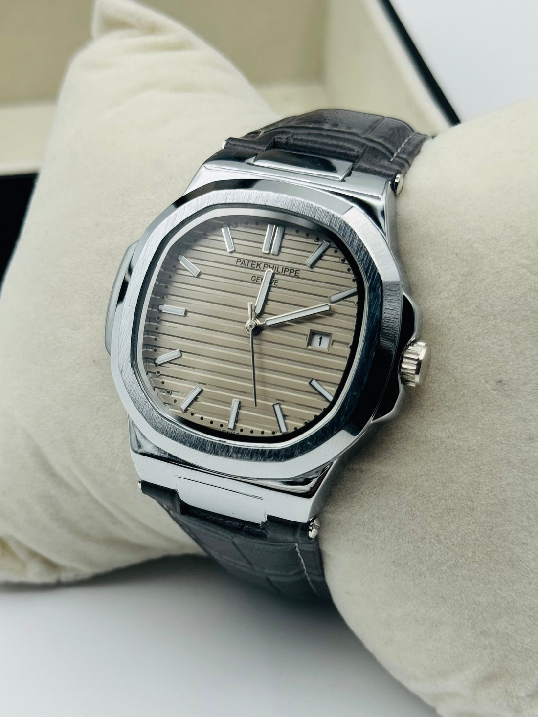 Patek Phillipe Geneve For Mens Watch