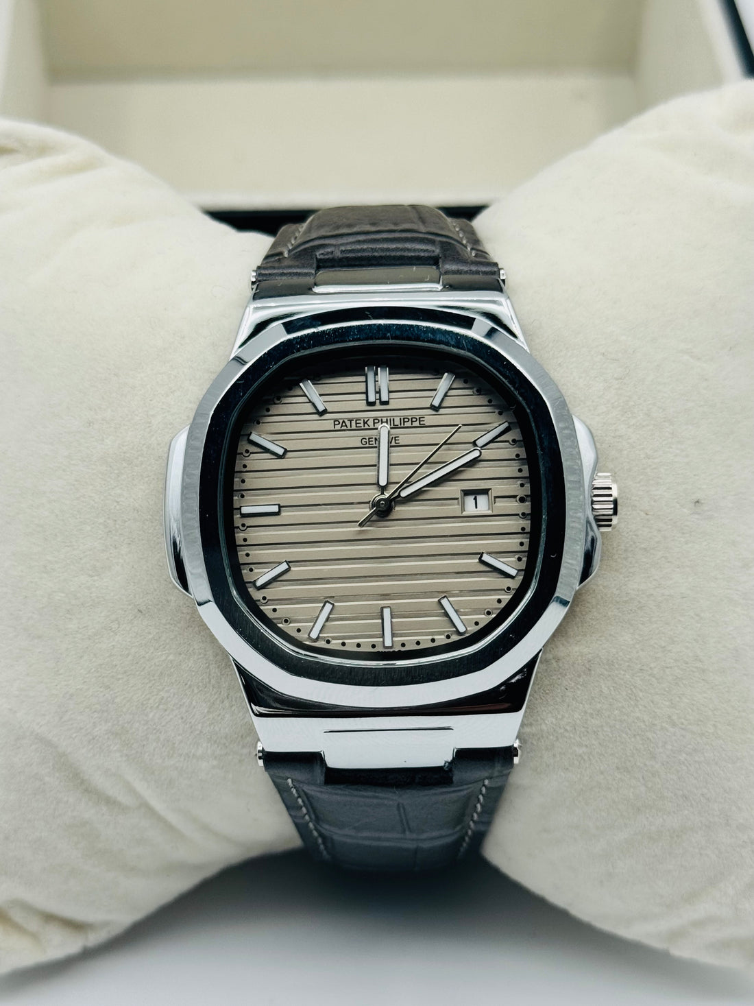 Patek Phillipe Geneve For Mens Watch